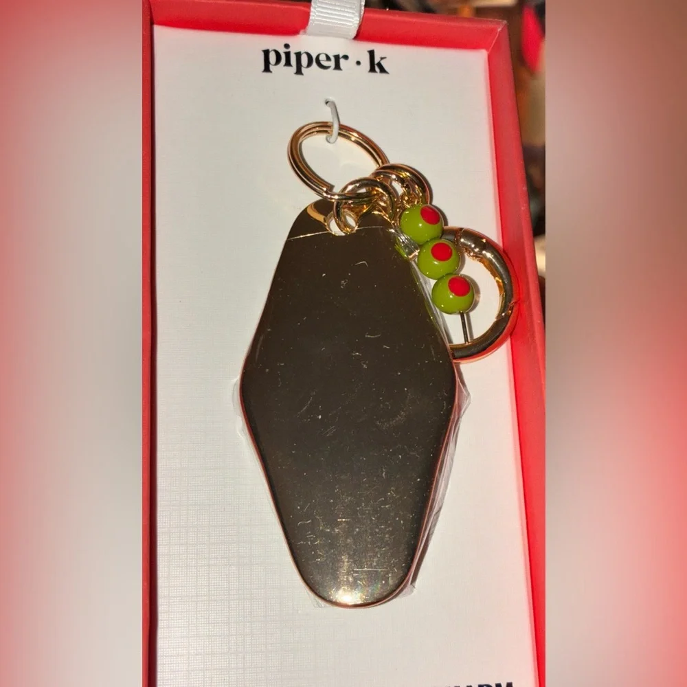 PIPER K Retro Style Motel Hotel Key Tini Time Olives Keychain Bag Charm NEW NWT